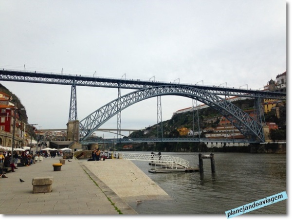 Porto Turistico com Ponte Ponte Luis I ao fundo no Porto
